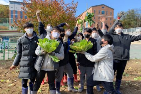 [경기신문 2024/11/25] “배움 그 이상의 교감을 나누다”… 샘물중고등학교의 대안교육